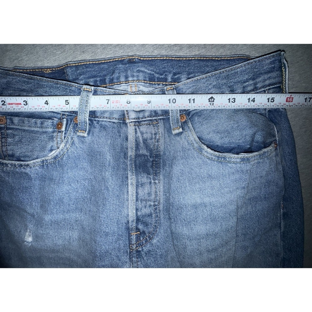 Levi‎ 501 Straight Leg Size 31x32 Distressed Ripped Jeans Medium Wash Button Fly - Picture 9 of 13